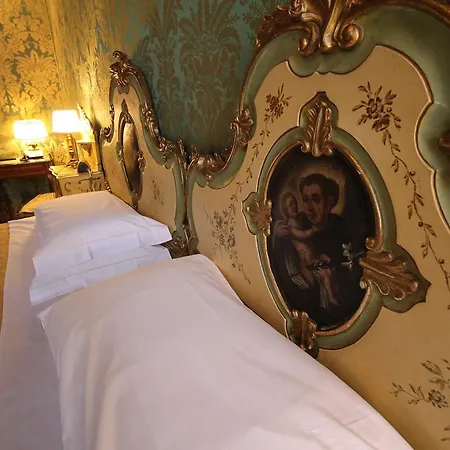 Palazzo Abadessa Hotel 4*