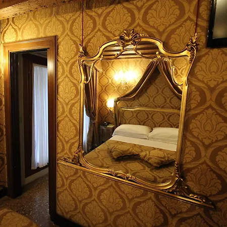 Hotel Palazzo Abadessa 4*