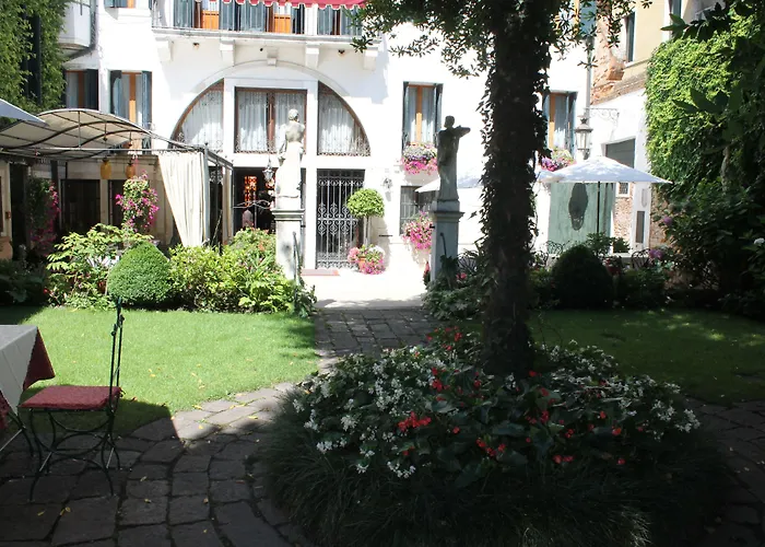 Hotel Palazzo Abadessa 4*