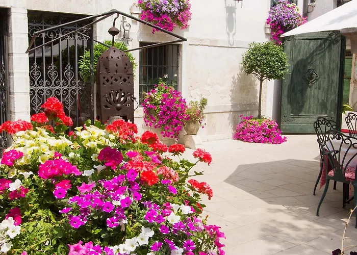 Palazzo Abadessa Hotel 4*